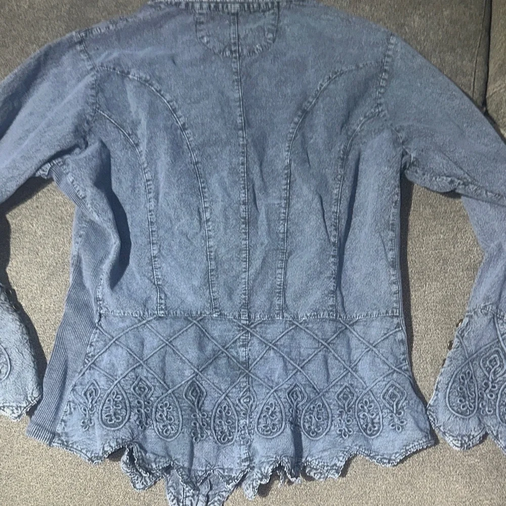 Large 100% Cotton Blue Denim Button-Up Shirt Boho tribal vibes super cute - Picture 16 of 17